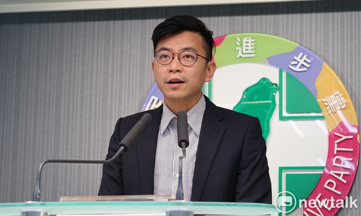 新竹縣立委參選人周江杰透露，新竹市長林智堅颱風天沒放假，但新竹縣長楊文科在宣布放假後，聽說一早就出國。 圖：林朝億/攝(資料照片)