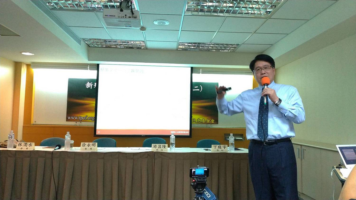 游盈隆表示，若郭台銘退黨參選   韓國瑜受創最深  蔡英文勇奪第一。 陳佩君攝