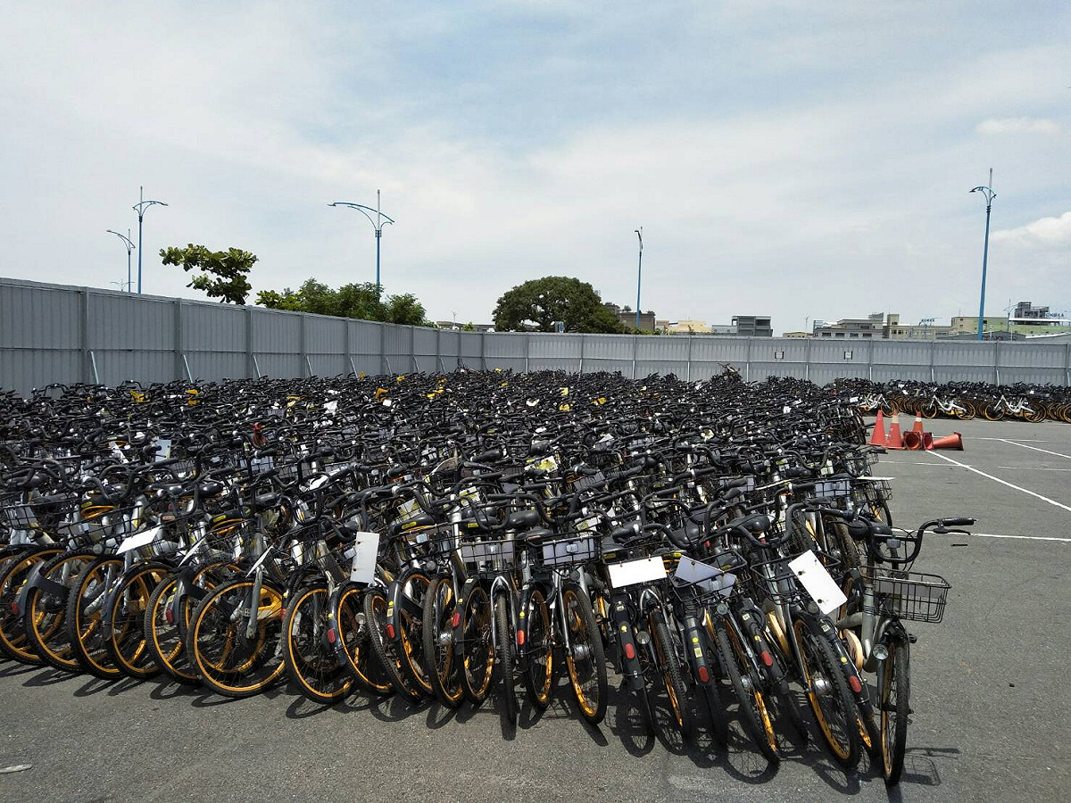 新北市交通局祭出鐵腕措施，拖吊逾4千輛oBike。 圖／新北市交通局提供