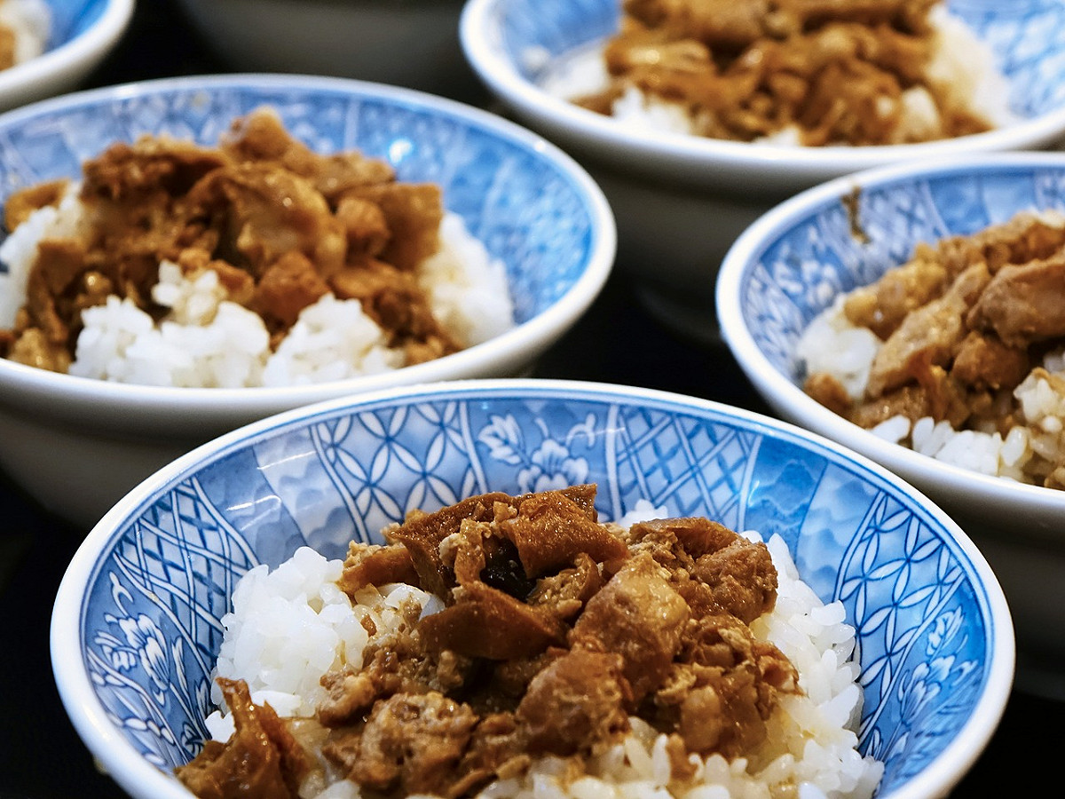 究竟是肉燥飯、滷肉飯，還是控肉飯，有許多網友都持不同意見。 圖／取自 Pixabay
