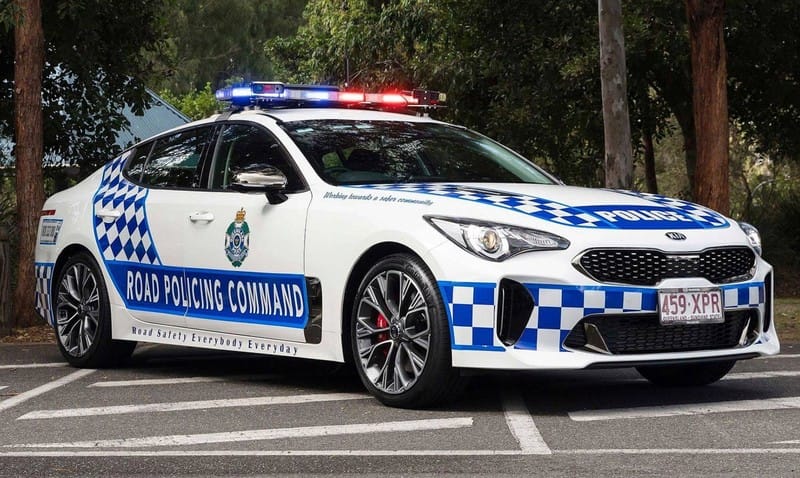 澳洲雪梨一輛廂型車昨天早上在郊區的警察局外撞上警車後逃逸，警方追到廂型車後查獲價值1.4億美元（約新台幣44億元）的273公斤冰毒。示意圖。 圖 : 翻攝自kia官網