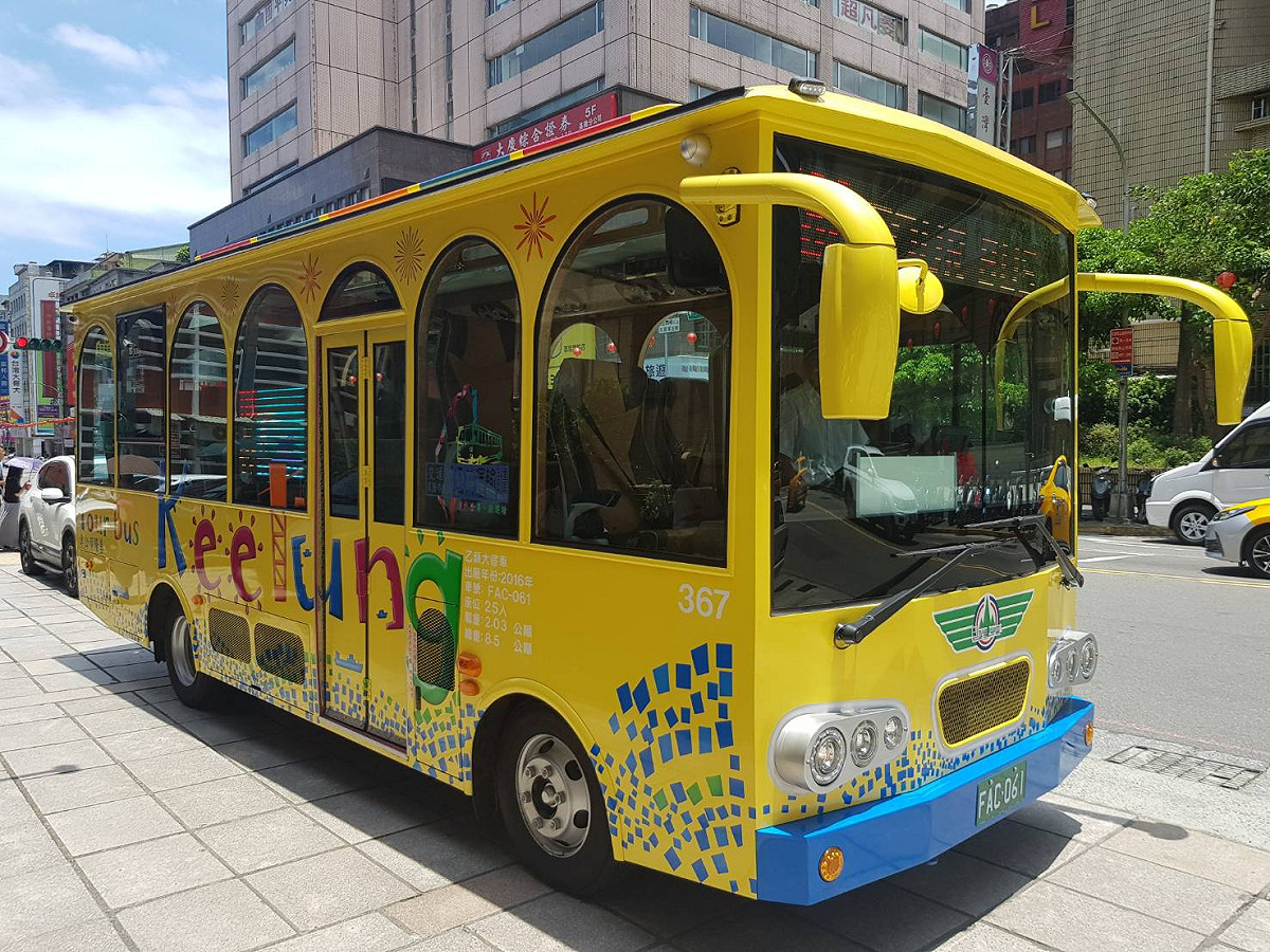 全國首台郵輪觀光專車在基隆上路，對搭乘郵輪的旅客來說非常便利，不過經由陸路的遊客也可以多加利用。 圖：基隆市政府／提供