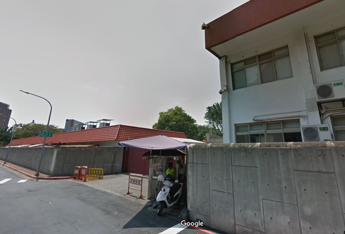 總統府證實24日晚間北檢進入特勤人員宿舍，拿走遭聲押者人的個人物品，以保全證據。 圖：翻攝自 Google map