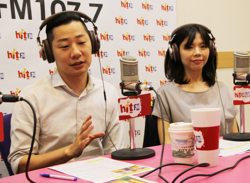 洪慈庸、林昶佐接受媒體訪問。 圖：Hit Fm《周玉蔻嗆新聞》製作單位提供（資料照）