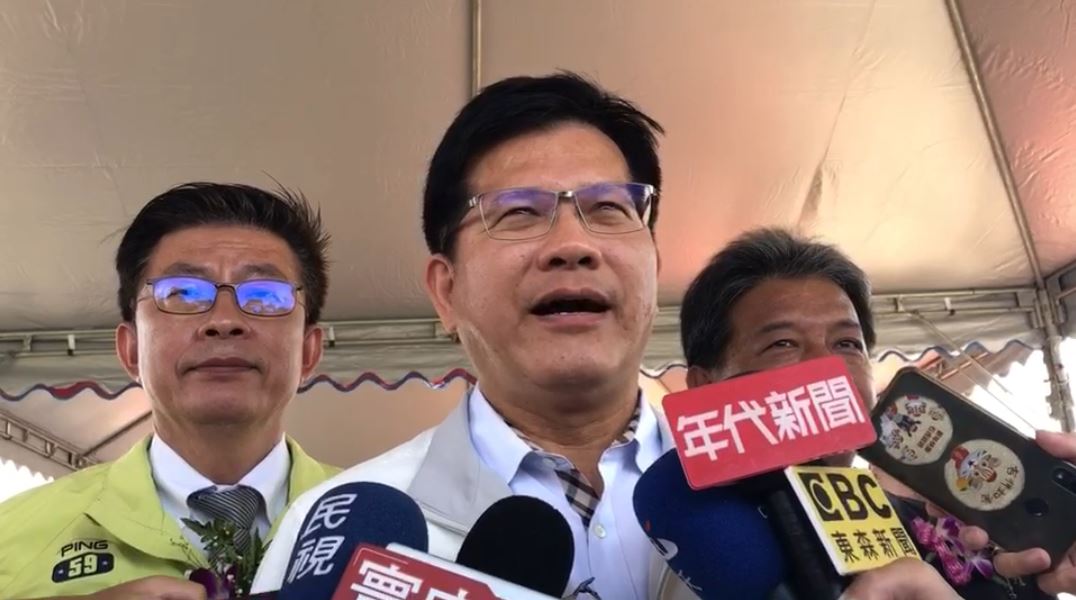 林佳龍臨時取消台北美食展行程，留在交通部研商後續作為。 圖：林佳龍臉書受訪影片／翻攝（資料照）