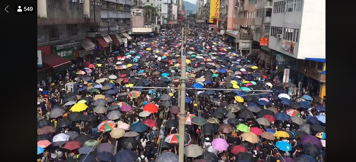 727「光復元朗」，民眾自發上街擠爆元朗主幹道大馬路。 圖：翻攝網路