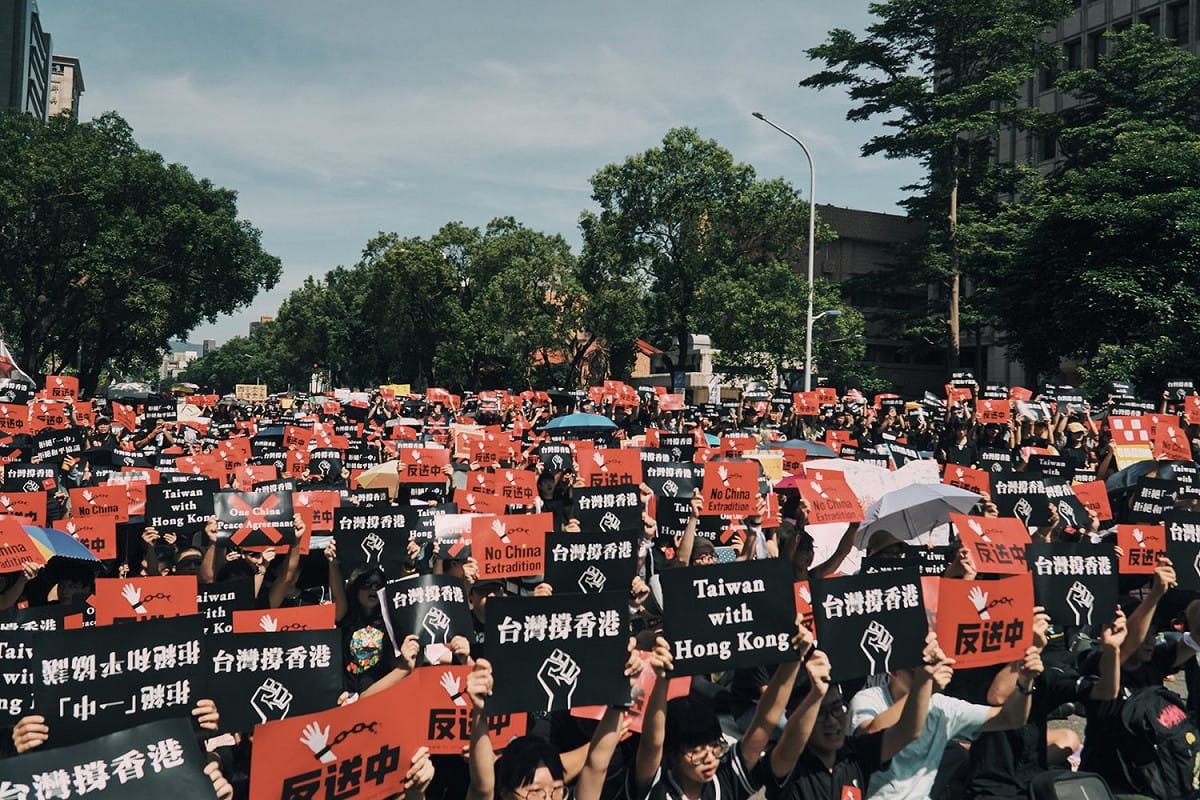 他們強調「在追求民主自由的路上，台灣與香港一直並肩，作為支撐彼此的朋友」。 圖/翻攝自香港邊城青年臉書