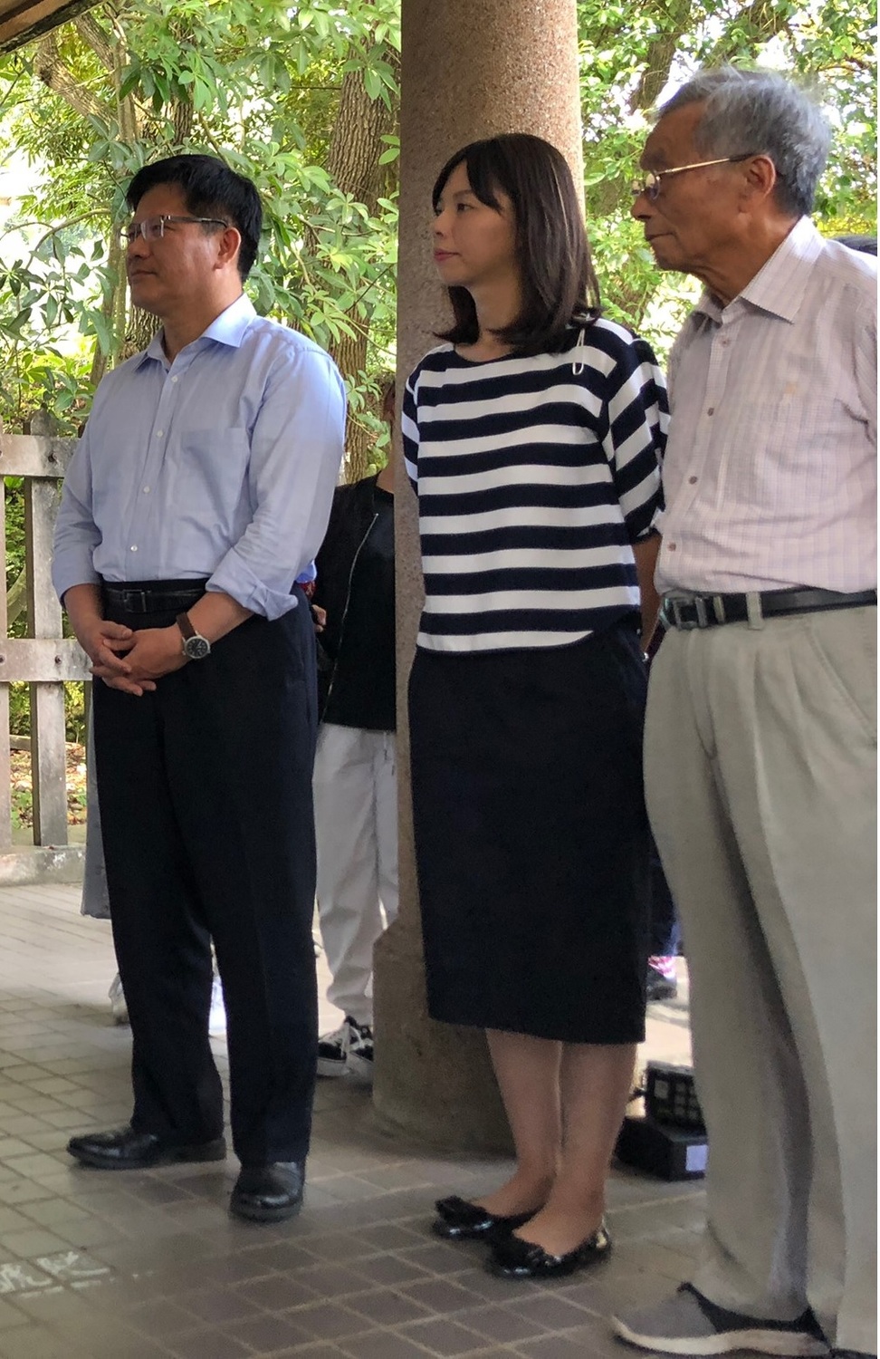 洪慈庸（中）回應建設不應分黨派。 圖：洪慈庸辦公室/提供
