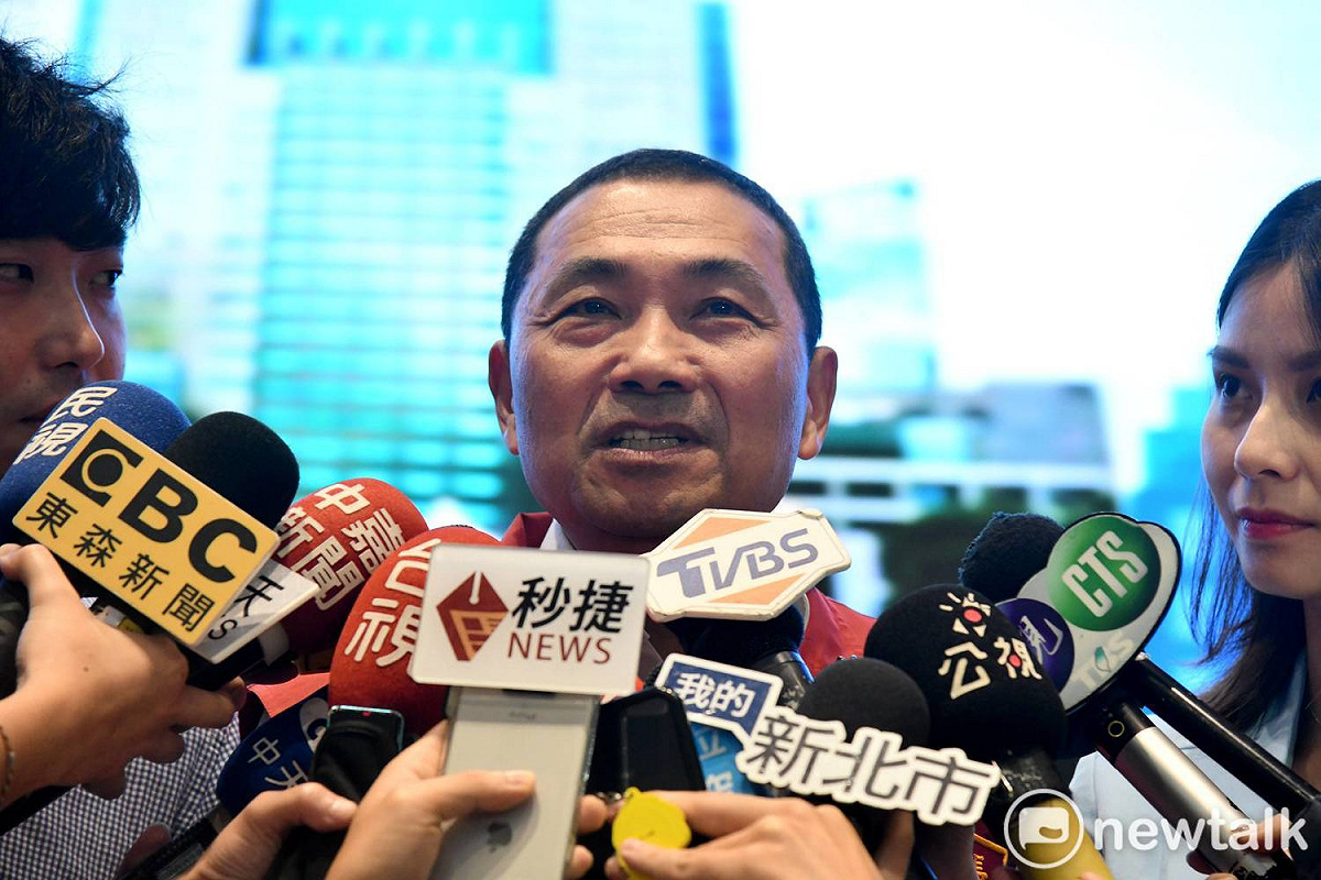 侯友宜說，他現在還是全心全意把市政工作擺在第一個，「以市民為第一，全力以赴把事情做好」。  圖：林昀真／攝