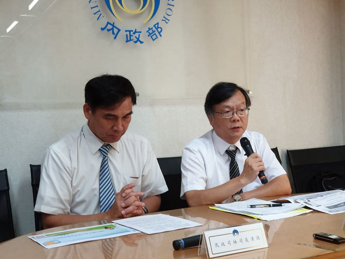 營建署主任秘書王東永說明今年度住宅補貼的申請狀況。 圖：內政部提供