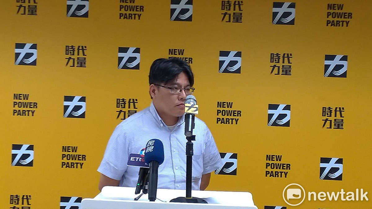黨主席邱顯智表示，感謝洪慈庸願意待在時力繼續打拼。 圖：陳佩君／攝