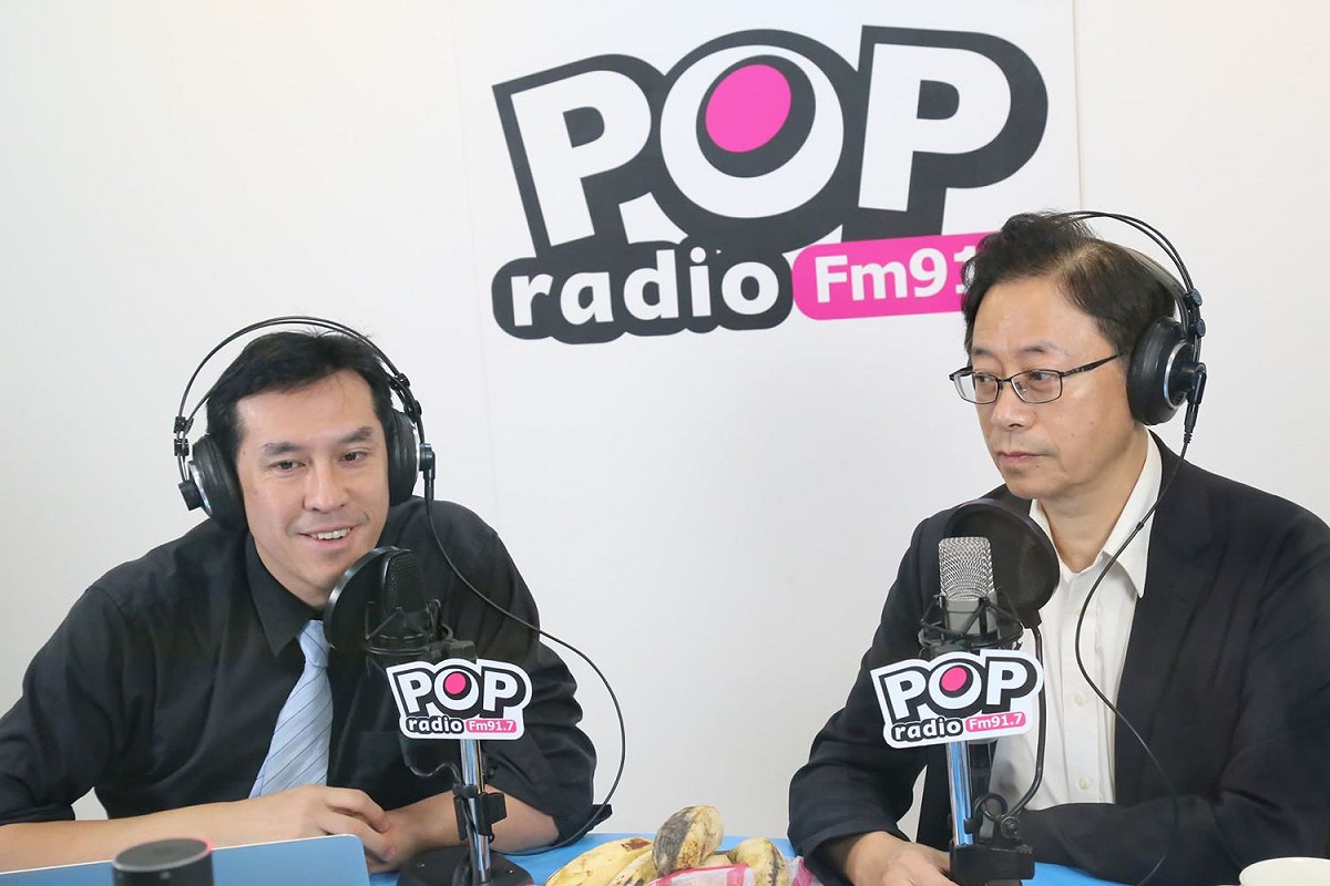 前行政院長張善政接受電台專訪。 圖：POP Radio/提供
