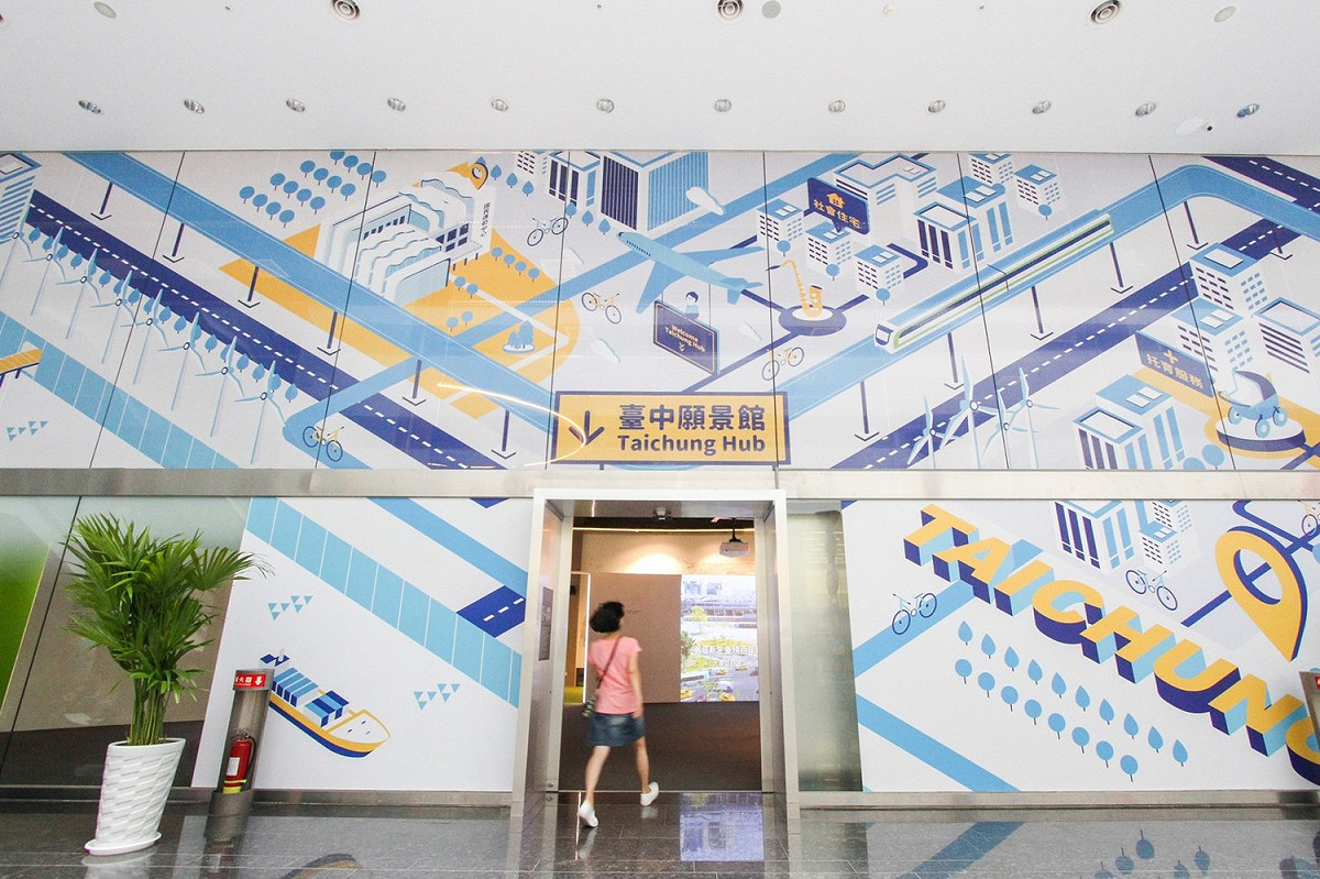 台中願景館入口打造成登機門樣貌。 台中市政府/提供