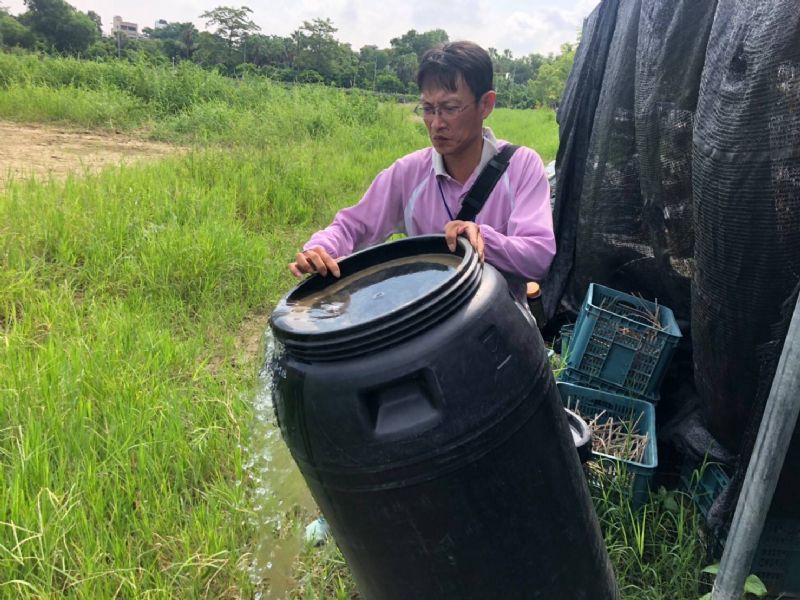 台南市登革熱防治中心呼籲民眾保持「巡、倒、清、刷」4原則，持續整理巡視家園，清除積水。 圖：台南市政府衛生局／提供