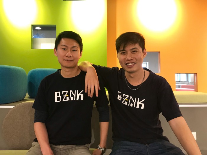 林滄億（左）：「從小時候打打鬧鬧，到現在創業，可以和彥君（右）一起，其實我心裡很踏實。」 圖：創夢市集／提供