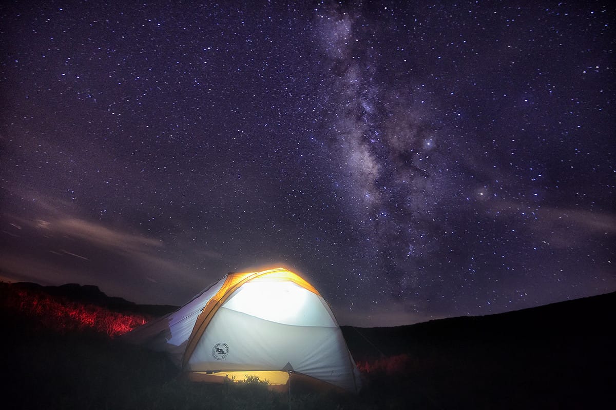 沒光害、視野遼闊又安全的地方是觀星好地點。 圖：謝佳真／攝