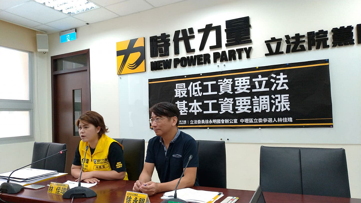徐永明說，今天決策會議將以慰留邱為主。 圖：陳佩君／攝