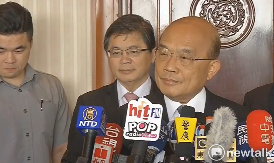 行政院長蘇貞昌強調，我們看到香港在一國兩制下居然會會變成這個樣子，所以台灣要守護民主、守護我們好不容易有的自由民主，是非常非常重要的。 圖：謝莉慧/攝