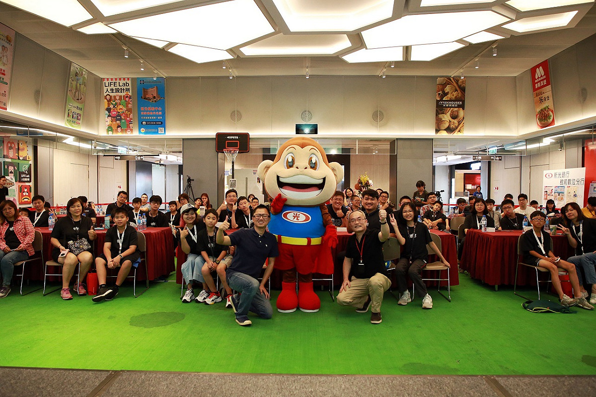 台灣職業電競俱樂部ahq與新光人壽、新光保全攜⼿舉⾏為期兩天的《新光電競親子體驗營》 圖：ahq/提供