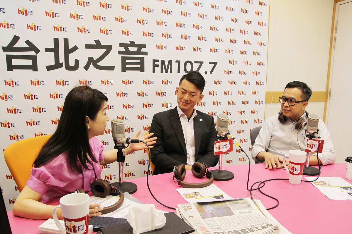 基進黨發言人陳柏惟（圖中）將挑戰國民黨立委顏寬恆。 圖：Hit Fm《周玉蔻嗆新聞》製作單位/提供