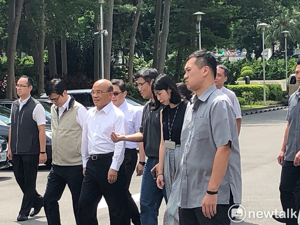 行政院長蘇貞昌15日下午率團隊參加中元普渡。 圖：謝莉慧/攝