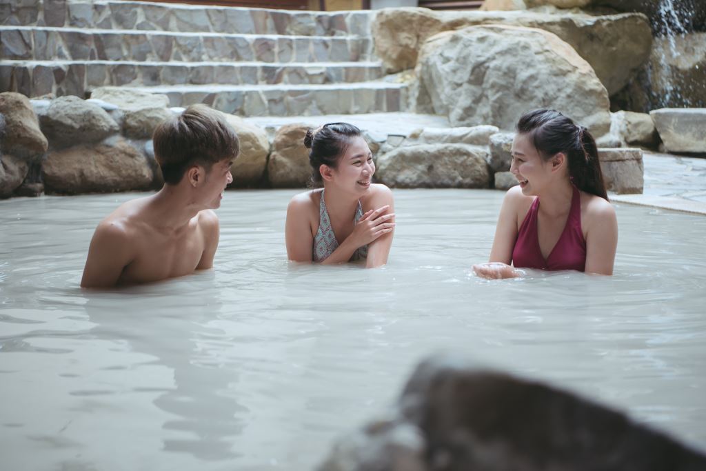 夏日泡湯好處多，台南市觀旅局歡迎民眾前往關子嶺體驗泥漿溫泉。 圖：台南市觀旅局／提供