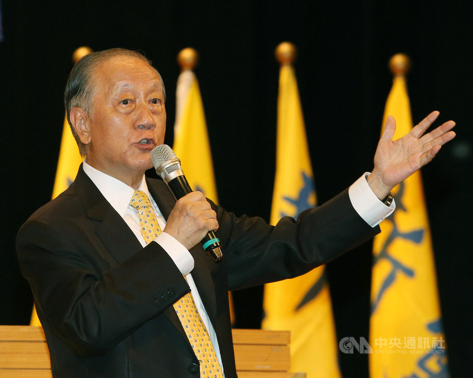 新黨17日晚間在台北舉行26週年黨慶大會，黨主席郁慕明宣布新黨版一國兩制台灣方案，主張兩岸和平統一，未來可維持台灣多黨競爭的選舉制度，但不容許台獨活動。 圖：中央社提供。