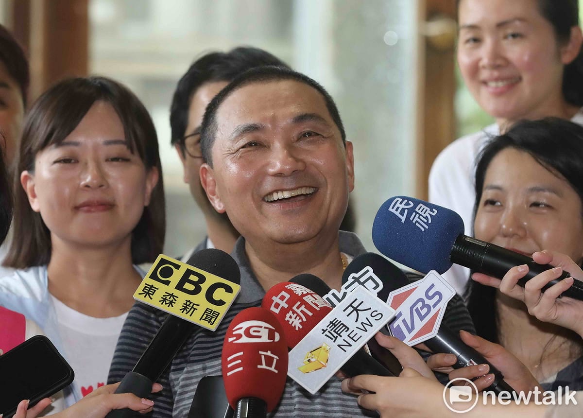 侯友宜下午一再被媒體追問南投縣長林明溱批他的談話，侯都未動氣或回嗆，反而開玩笑「我年年要有餘啦！」  圖：王峻昌/攝