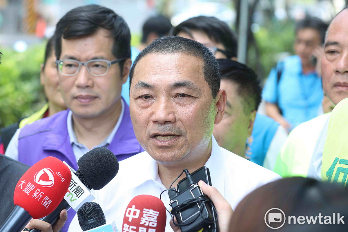 侯友宜今早被追問選舉議題，仍強調市政優先。 圖：王峻昌/攝