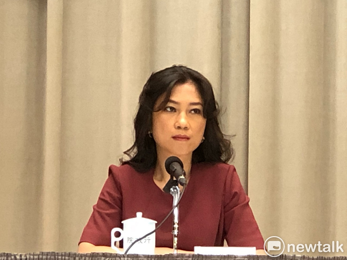 行政院發言人Koals Yotaka轉述台北市副市長鄧家基22日在行政院會所提的兩項請求和閣揆蘇貞昌的裁示。 圖：謝莉慧/攝
