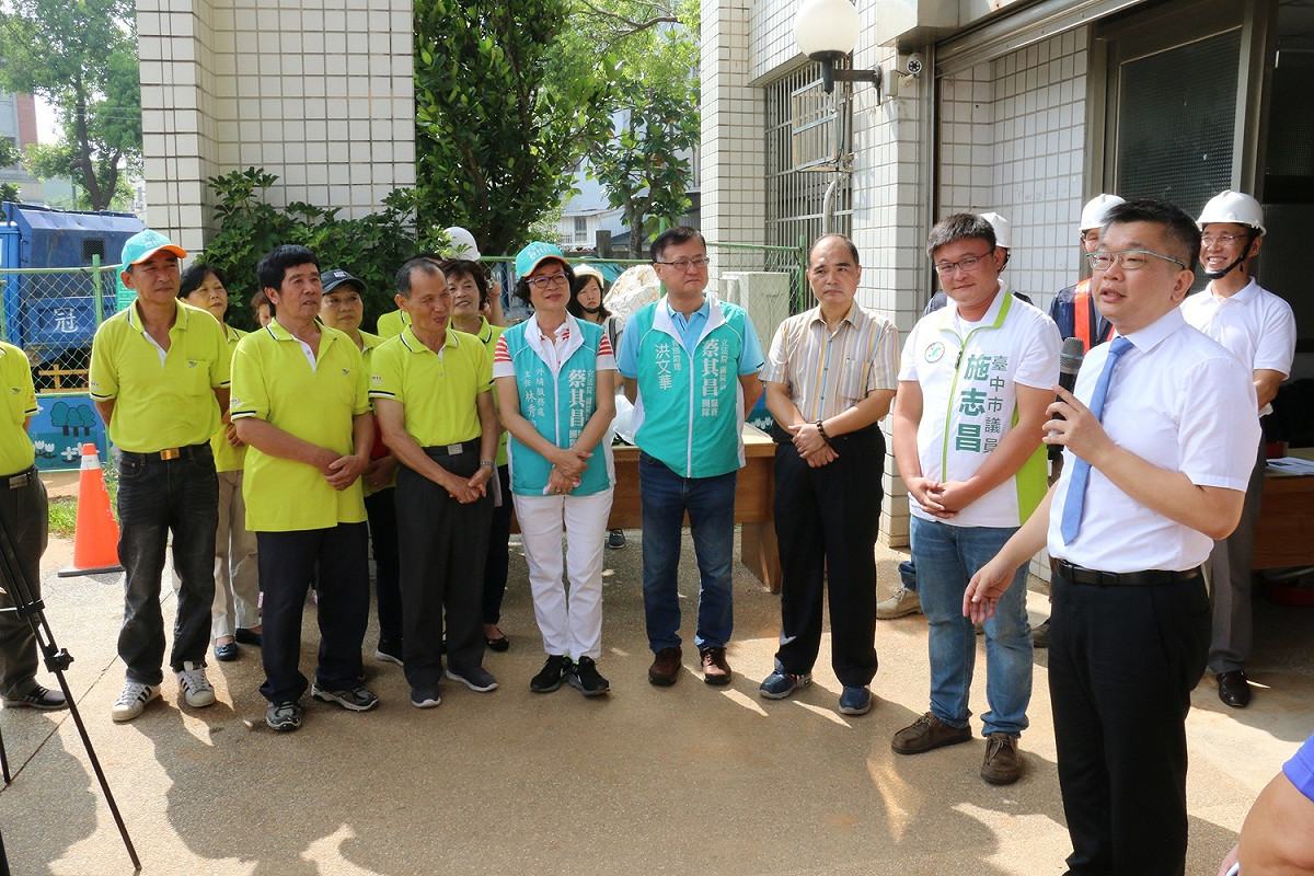 蔡其昌率相關單位會勘外埔文康中心。 圖：蔡其昌辦公室/提供
