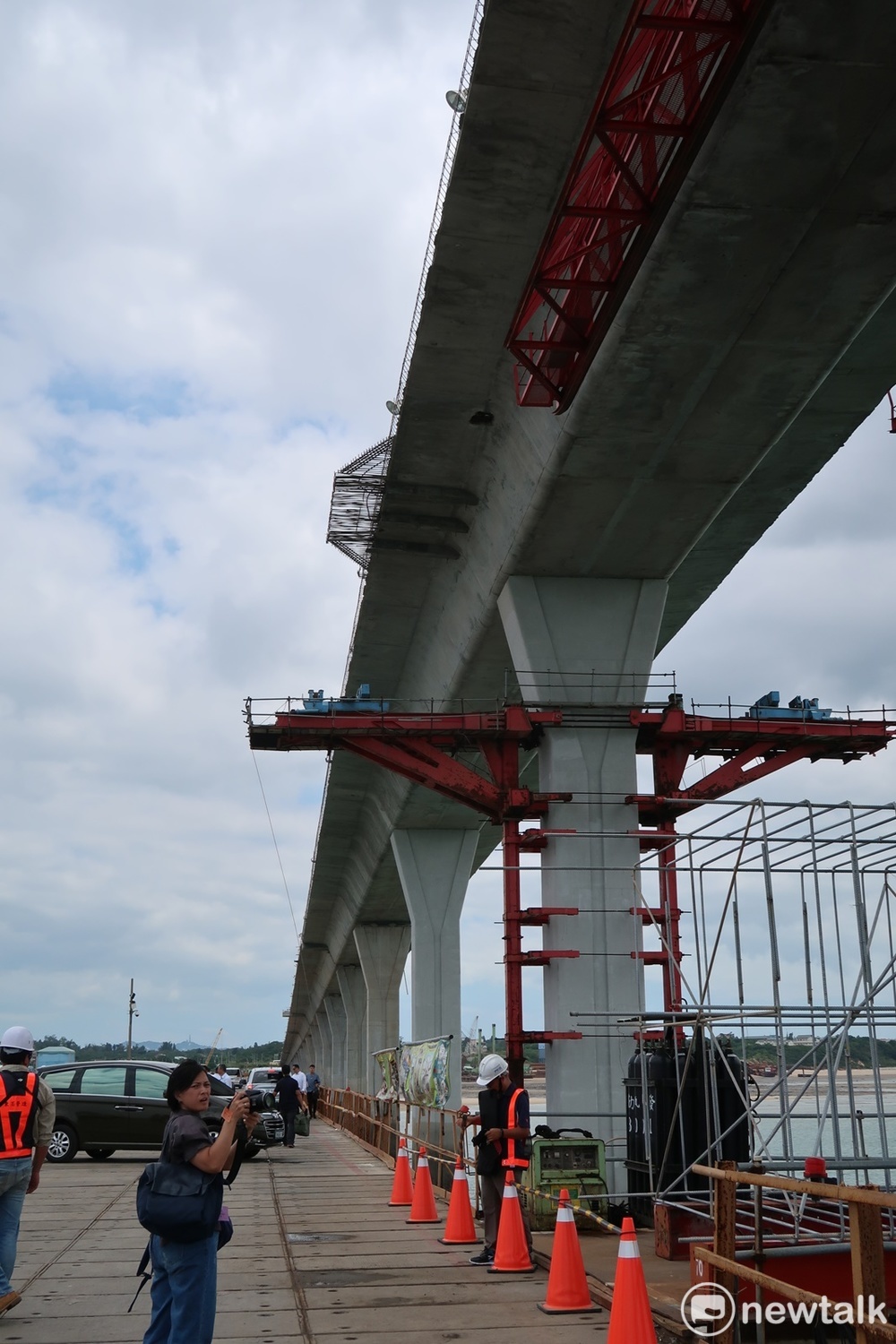建造一半的金門大橋。 圖：林朝億/攝