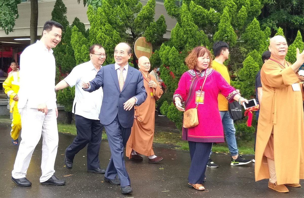 立法院前院長王金平今日前往高雄光德寺，參加南部供佛齋僧育僧護國祈福大法會。 圖：翻攝自臉書