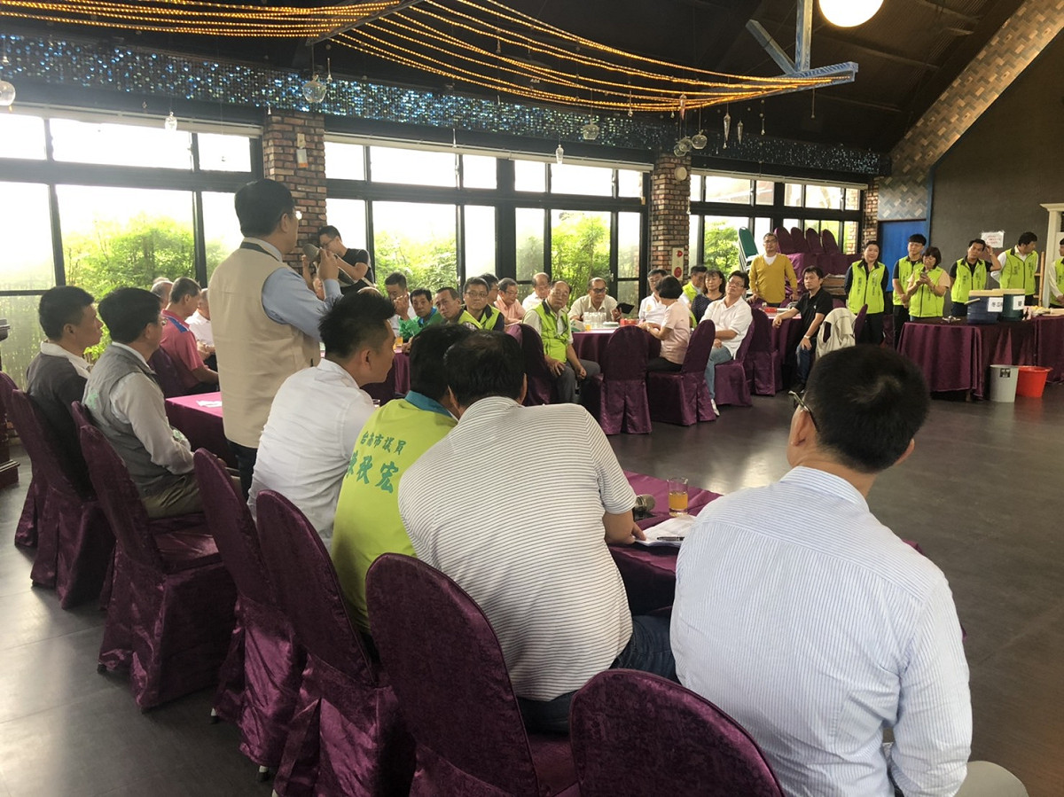 蔡英文台南競選總部主委黃偉哲會同立委郭國文等人在善化召集立委第二選區地方組織會議。（黃博郎攝）
