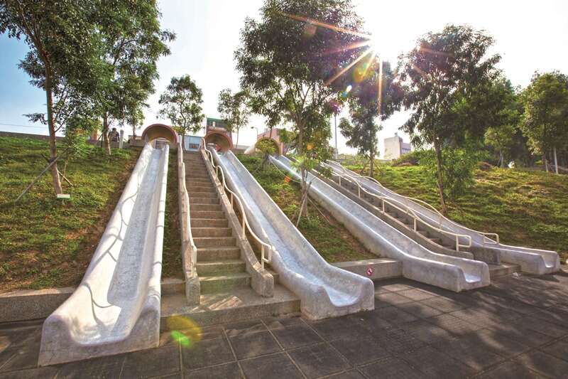 桃園各區有潮間帶、藻礁、活魚三吃等特色景觀，圖為桃園老街溪。 圖：翻攝於桃園市政府觀旅局網站