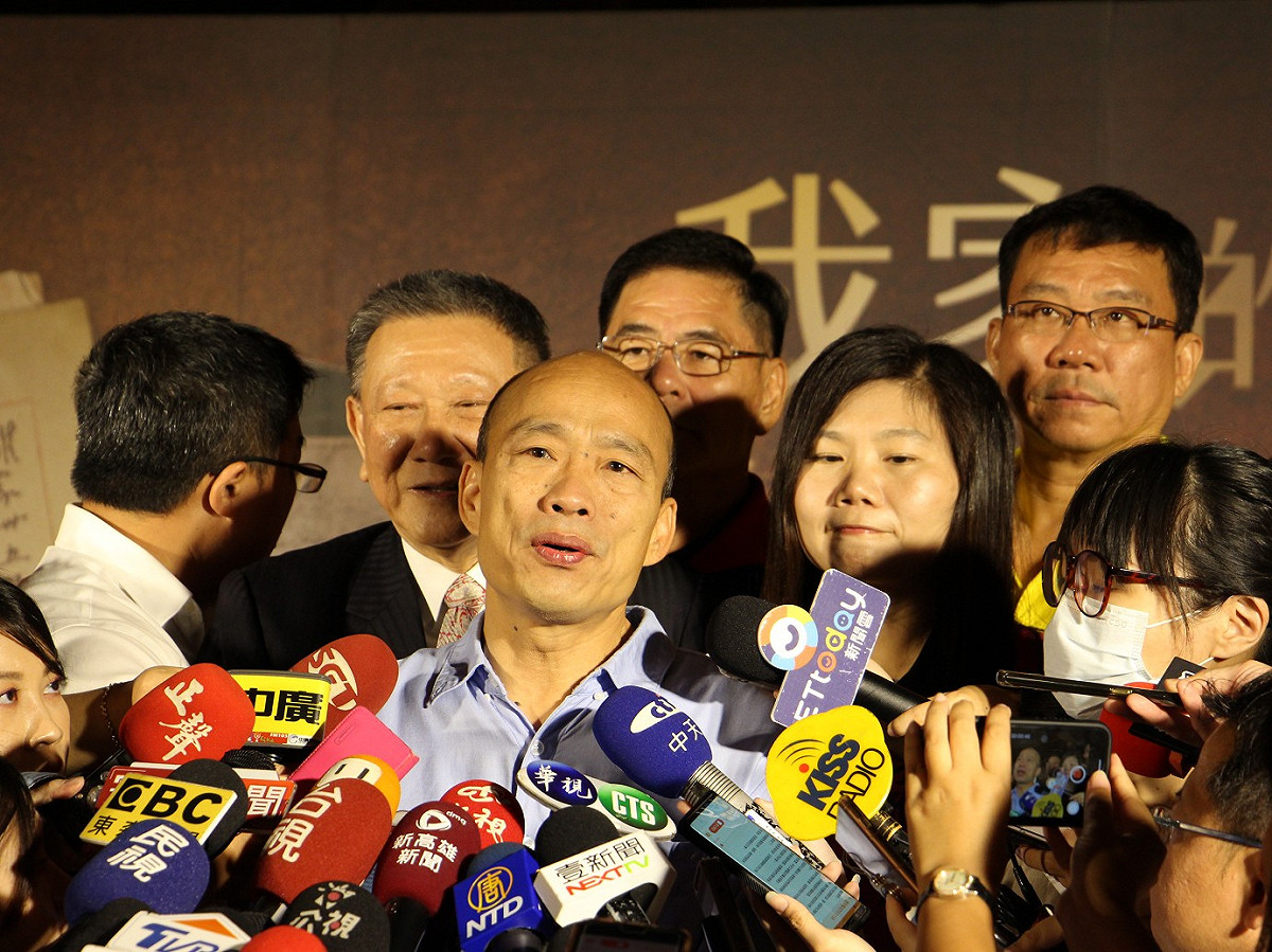韓國瑜表示準備提告網路上黑他學歷的人。 圖：高雄市政府／提供（資料照片）