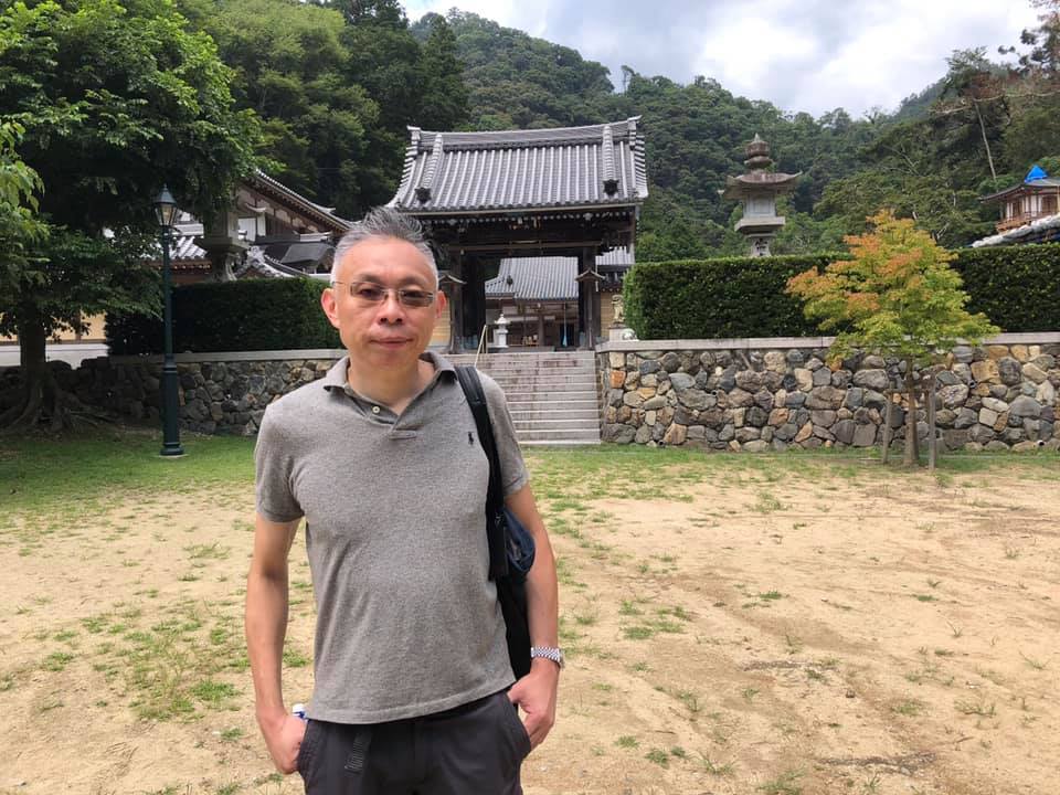 台師大政研所教授范世平在媒體發表評論，指現在國民黨面臨「換韓」是找死，「不換韓」是等死」的矛盾局面 。 圖：翻攝自范世平臉書