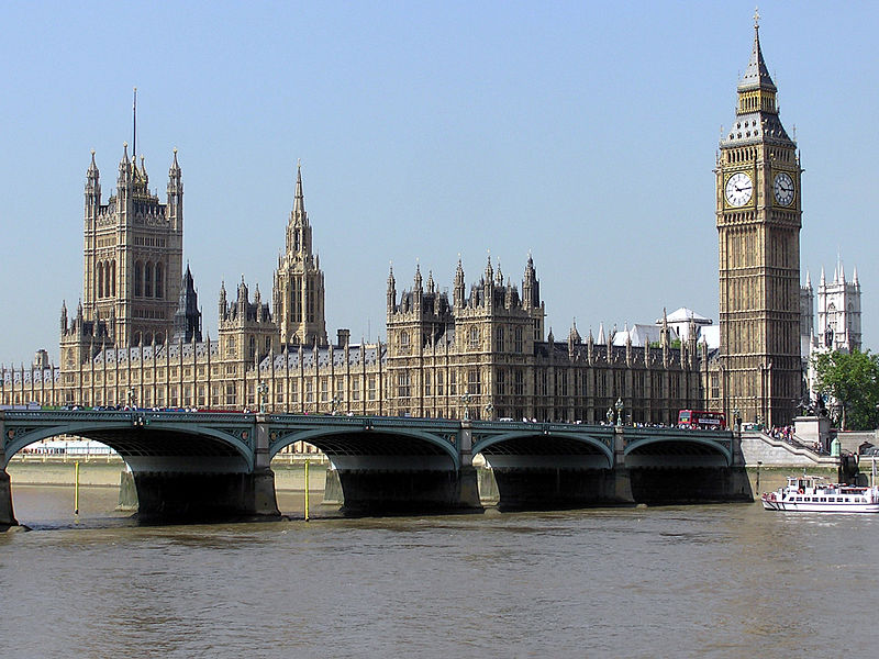 英國首相為了避免國會阻擋他以無協議的方式脫歐，以請求女王關閉國會 圖：英國國會　Adrian Pingstone攝影　©Public Domain