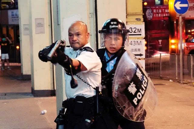反送中活動愈演愈烈，警民衝突也日漸加深。 圖:擷取自環球時報