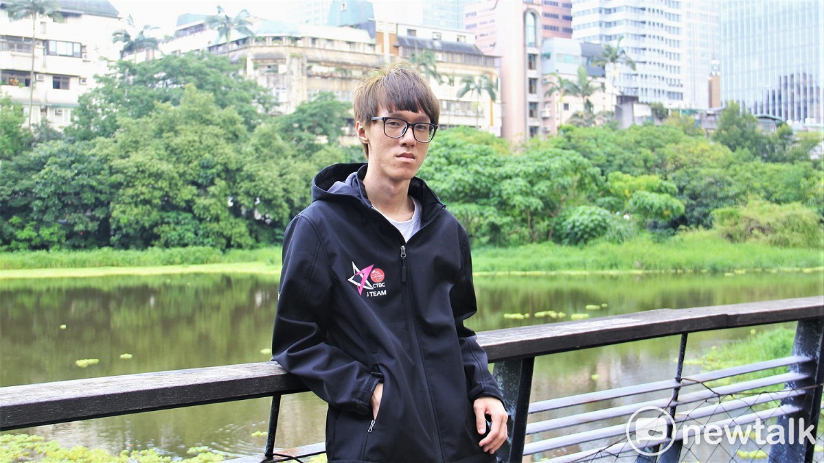 新頭殼獨家專訪中信J Team當家神族選手Has，讓Has聊聊他的「電競人生」。 圖：簡育詮/攝