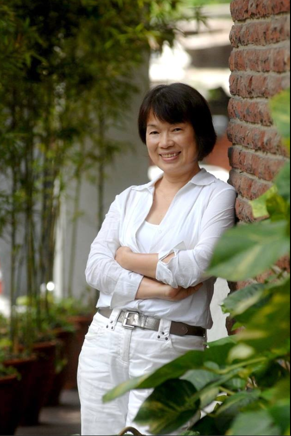 龍應台在臉書發文籲反戰，遭網友罵翻，一夜之間變成了「幹話王」。 圖：翻攝龍應台臉書