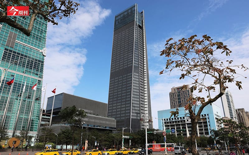 台北101大樓與南山廣場的租金行情，可說是主導信義計畫區辦公商圈走勢的兩大風向球，前者是全台最高大樓，後者是最新完工的頂級商辦，這兩棟皆為外商公司、金融業者搬遷至頂級辦公室的首選標的。 圖：南山人壽/提供