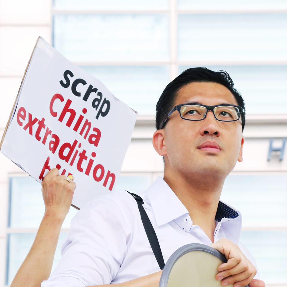 林鄭月娥承諾「全力支持監警會」，並委任余黎青萍、林定國兩人加入。民主黨議員林卓廷批評，林鄭是「自己人加自己人」，對警察沒有制衡作用。 圖：翻攝自林卓廷臉書