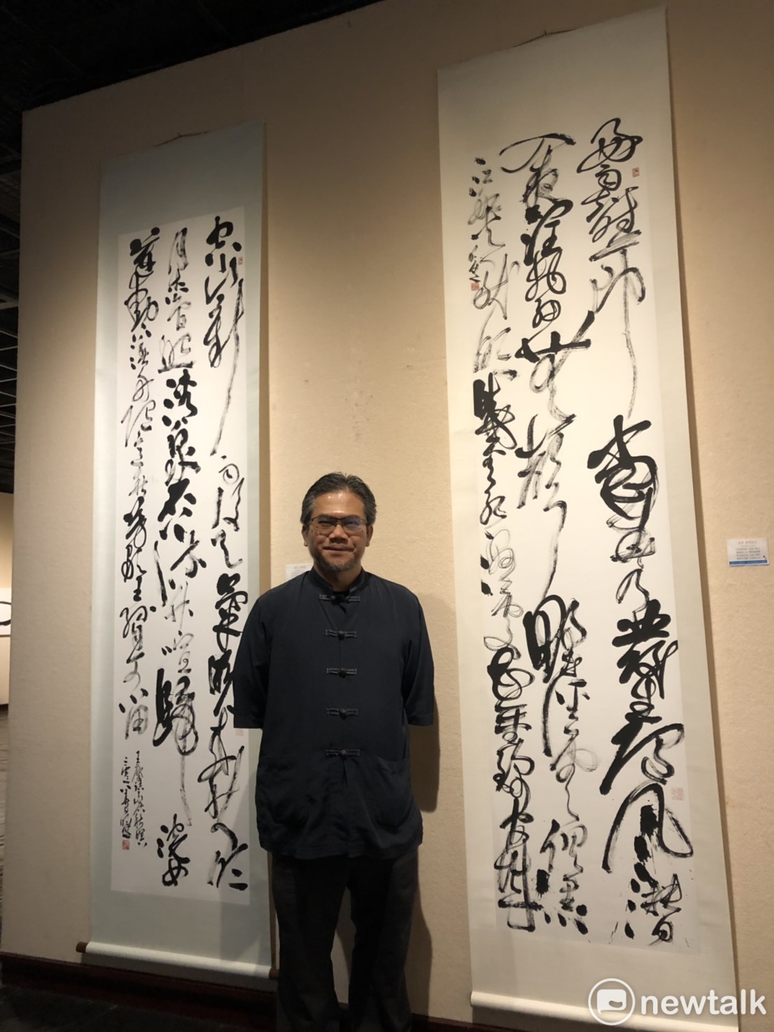 陳明德在大立軸的表現上，追求三行絕美，圖謀視覺之張力與情緒之釋放，能完整緊密結合，於情境之營構上，進入新的風貌。（黃博郎攝） 圖 : 黃博郎/攝