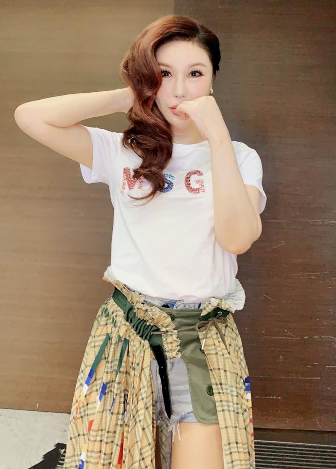 高雄觀光局日前證實，利菁將接下9月份高雄觀光大使，以行動支持老同學韓國瑜。 圖：翻攝自利菁臉書