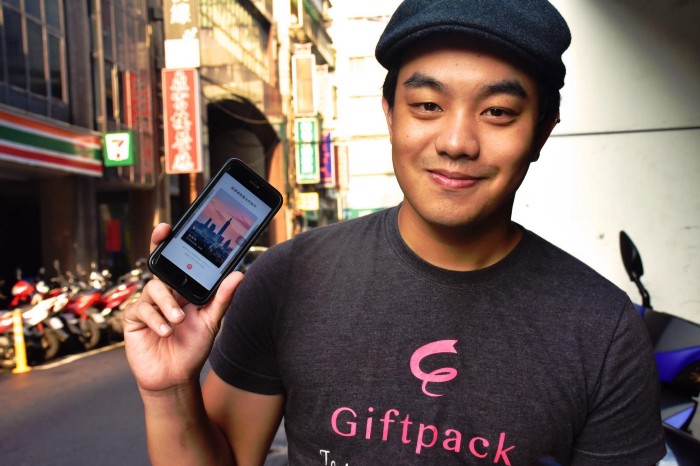 緊密的 Packer 社群，是 Giftpack 與其他媒合閒置人力配送的服務最大的不同。向容說：「Packer 他們到後來也做得很有成就感，因為那不只是送禮，還替人表達心意。」 圖：Giftpack／提供