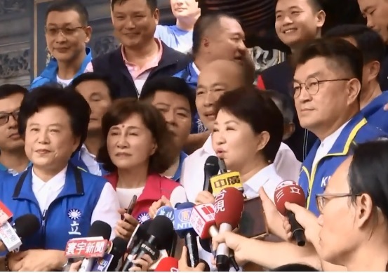 盧秀燕說，祝福韓市長「心想事成，高票當選」。 圖：網友提供
