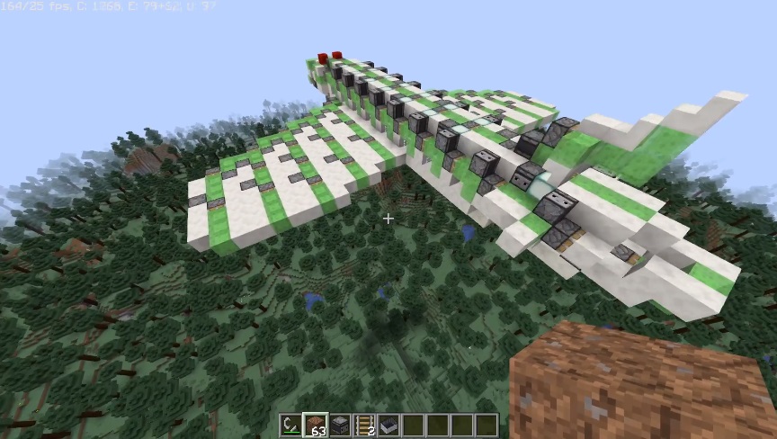 一位網友在Minecraft中做出會飛的飛機，超酷。 圖：翻攝自Reddit