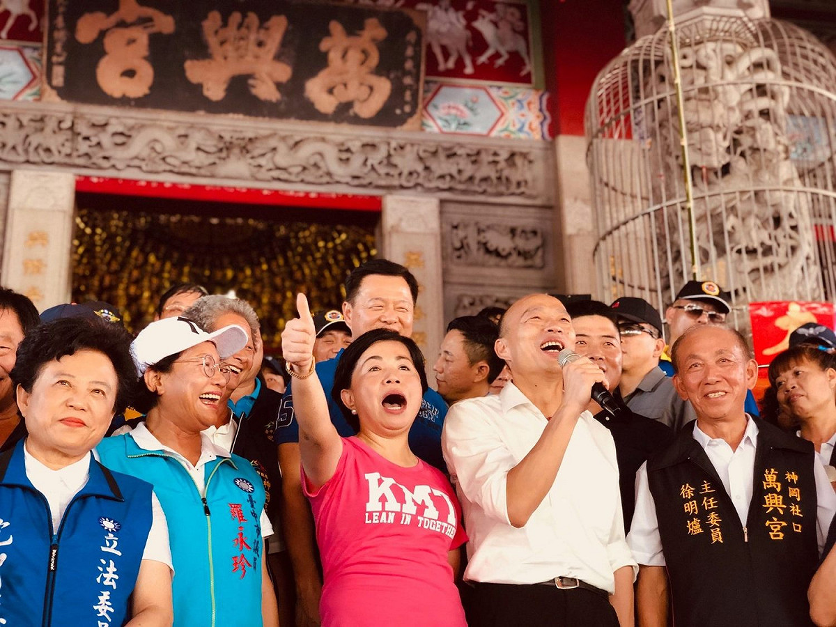 國民黨總統參選人韓國瑜日前到台中跑行程參拜宮廟。 圖：翻攝自好立委楊瓊瓔臉書粉絲團