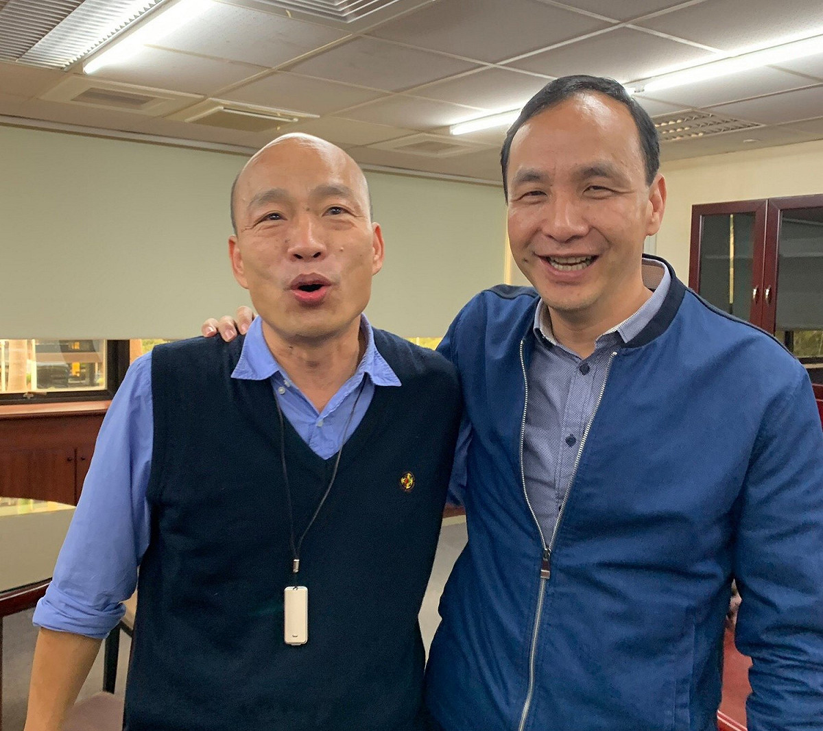 國民黨總統候選人韓國瑜（左）是否會與前新北市長朱立倫（右）搭檔參選2020總統選戰，引起外界關注。 圖：翻攝自朱立倫臉書
